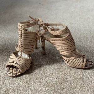 Vince Camuto heels 9M/39